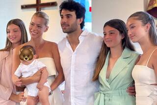 Nicole y Manu Urcera bautizaron a su hijo: las fotos del evento y qué look acaparó todas las miradas