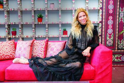 Nicole nos recibió en su camarín de la productora KZO Entertainment y posó en el decorado del programa Tardes nuestras, con el que va a debutar como conductora. “Estoy en una etapa de grandes cambios, tanto en lo personal como en lo profesional”, asegura.