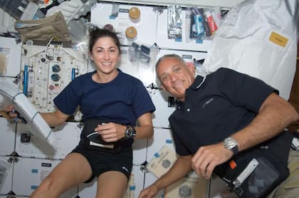 Nicole Stott estuvo 104 días en la Estación Espacial Internacional