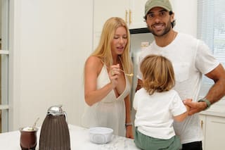 Una boda, un hijo y un ex que siempre ronda, así es la historia de amor entre Nicole Neumann y Manu Urcera