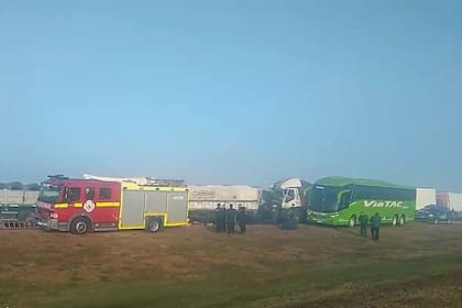 Niebla y humo en la autopista a Buenos Aires: dos muertos en un choque a la altura de Villa Constitución