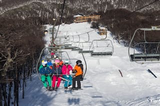 Con las pistas vestidas de blanco los centros de esquí arrancan antes la temporada