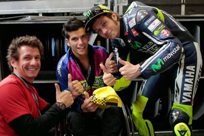 Nimo conoció a Valentino Rossi y busca llegar al Dakar