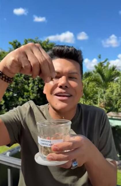 Niño Prodigio reveló un poderoso ritual para alejar las malas energías del hogar o lugar de trabajo (Captura/YouTube)