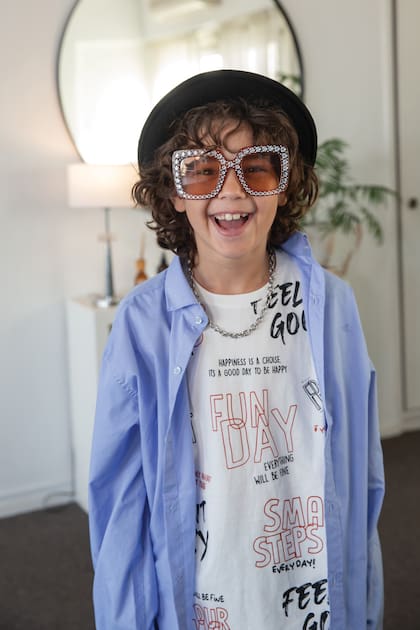 “Nino se divierte actuando. Es buenísimo con los textos; en el cine, puede repetir escenas sin problema; y en el teatro, respeta los silencios cuando otros actores están en el escenario”, dicen Fabián y Paula sobre su hijo Nino.