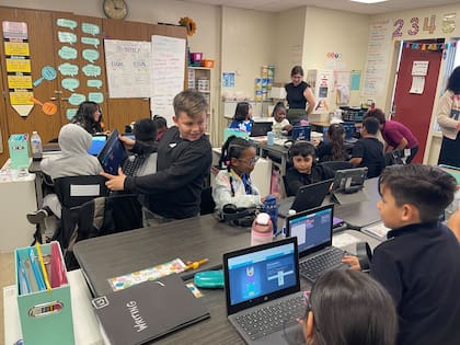 Niños durante una clase en Los Ángeles