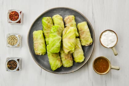 Niños envueltos de repollo.