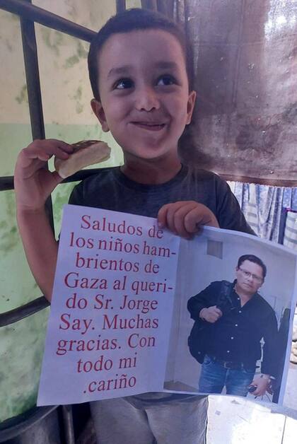 Saray cuenta que con su ayuda logró alimentar a cientos de niños y adultos.