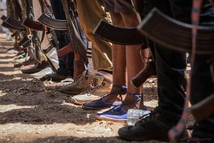 Niños soldados durante la ceremonia de liberación