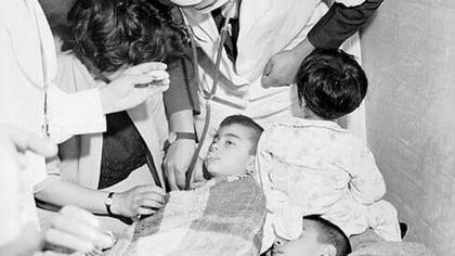 Niños son atendidos en el hospital tras comer pan