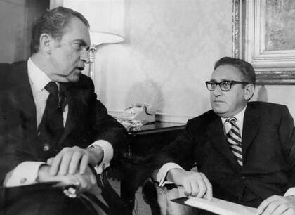 Nixon encargó a Kissinger que encontrara una manera de finalizar la implicación de EE.UU. en Vietnam