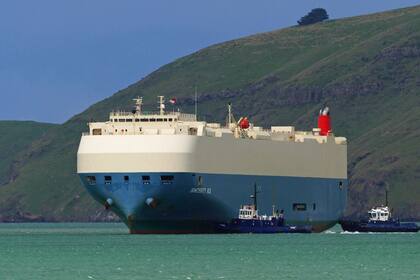 El Buque Sincerity Ace mide 200 metros y puece llevar 6400 autos