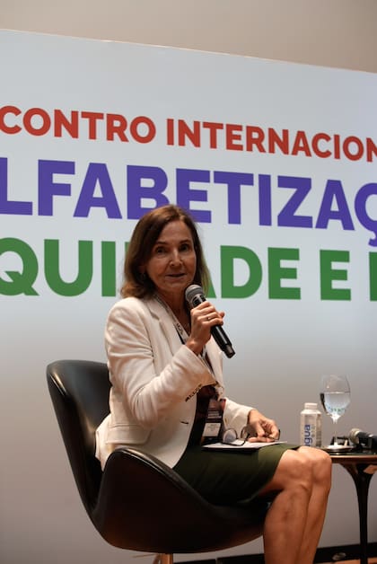 "No buscamos culpables, sino que movilizamos la responsabilidad de todos", afima Izolda Cela sobre el diagnóstico para enfrentar la anafalbetización