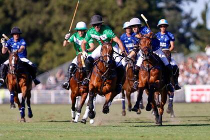 "No creo que este año llegue más liberado a la final. Tengo las mismas ganas de ganar ahora que hace doce meses. Gracias a Dios, sigue pasándome eso de querer ganar, y mucho más cuando estoy en las finales", expresó Facundo Pieres, que va por su quinta conquista del Abierto.