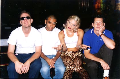 No Doubt en 1996: Eric Stefani, Tony Kanal, Gwen Stefani y Adrian Young