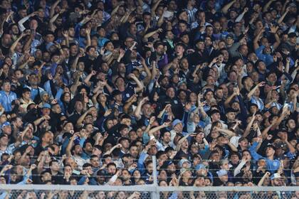 No entra un alfiler: el Cilindro, explotado de gente, tendría más presencias que la permitida y, sumando la cantidad de pirotecnia utilizada, puede sufrir sanciones como el año pasado.