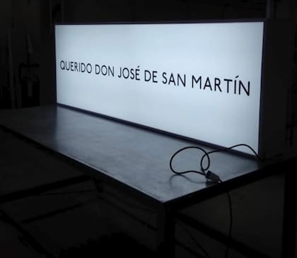 No es la primera vez que Cáceres rinde tributo a San Martín con su arte