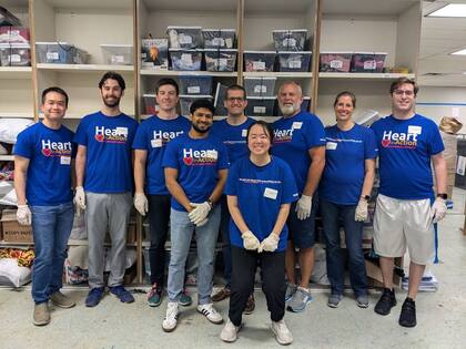 No es necesario presentar documentación adicional para acceder a estas ayudas; solo se requiere mostrar una identificación personal en el lugar de distribución (Imagen de catholiccharitiesdallas)