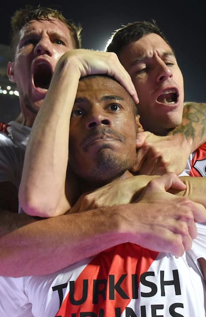 “No estaba enojado. Siempre estuve tranquilo y le transmití eso a mi familia, porque así me hicieron sentirme en la fiscalía, en el juzgado. Fue una mañana poco normal; me interrumpió las horas de mate y descanso en la pieza con los compañeros”, comentó De la Cruz