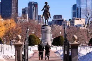 No, George Washington no tenía dientes de madera. Sí lideró el sitio de Boston