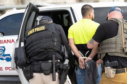 No hay abogado público en tribunales migratorios
