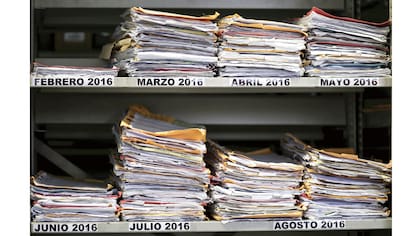No hay jueces, pero sí una presidenta y abogados que lideran las audiencias e intentan llegar a los acuerdos