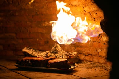 No hay que cargar demasiado el horno: las temperaturas infernales, radioactivas, devastadoras no son buenas para cocciones largas