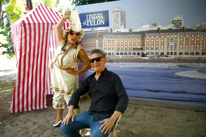 No hay verano sin Nito Artaza en "La Feliz"; por ahora, lejos de los comentarios sobre su vida afectiva, el actor encabeza Passion, una comedia producida por Aldo Funes en la sala Santa Fe