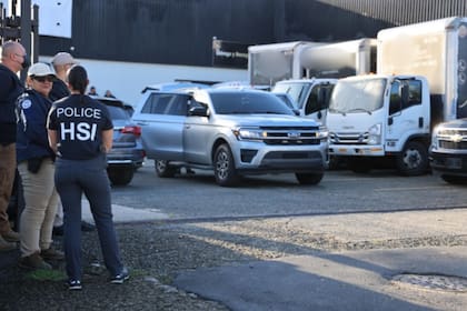 No hubo arrestos, pero se incautaron documentos y dispositivos electrónicos como evidencia