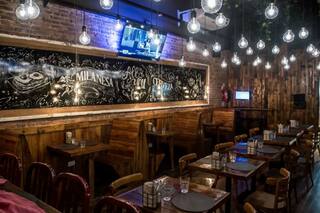 Tres hombres armados robaron un restaurante en Vicente López