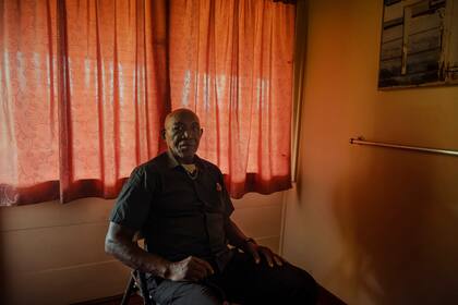 “No necesitaba pagarle a la gente. Acudían a él, lo obedecían”, dijo Petrus Adam, un excomandante rebelde, sobre Brunswijk