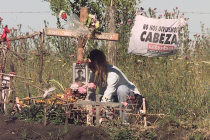 "No nos olvidemos de Cabezas" se transformó en la consigna central del reclamo por el crimen