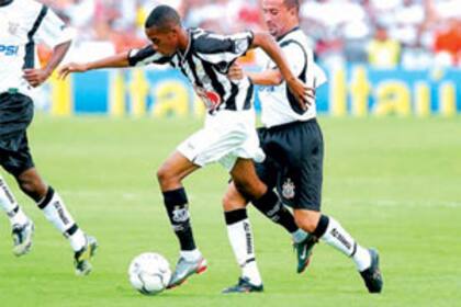 Durante su primera etapa en Santos, Robinho había sido considerado como un sucesor de Pelé en el fútbol brasileño.