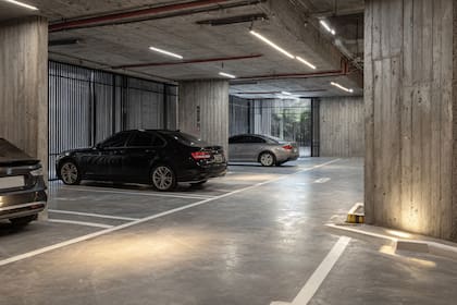 No se puede poner rejas en una cochera de un edificio si no está aclarado en el reglamento