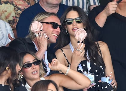 No se sabe con certeza cuándo ni cómo se conocieron, pero los rumores de noviazgo empezaron por primera vez en abril de 2025