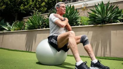 No solo el ejercicio aeróbico es positivo, también lo es el entrenamiento de fuerza y equilibrio, dice el doctor Eric Topol (en la foto).