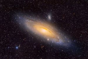 No son tanto las galaxias las que se alejan unas de otras, sino el espacio entre ellas, el tejido del propio universo, que se expande a medida que pasa el tiempo