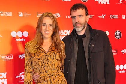 Mariana Genesio Peña, también compañera de Julieta Díaz en la nueva ficción de Telefe, junto a su marido, el guionista Nicolás Giacobone
