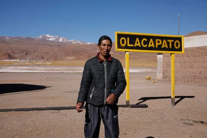 "No tenemos agua potable, es un derecho que necesitamos", dice el cacique Alejandro Nieva