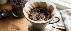 Para qué sirve mezclar café usado y bicarbonato de sodio