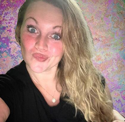 “No todo fue fácil y me estresé mucho. Quería ser una madre perfecta y ese fue el siguiente error. Tuve un muy fuerte ataque en relación a mi enfermedad", dice Karolina.