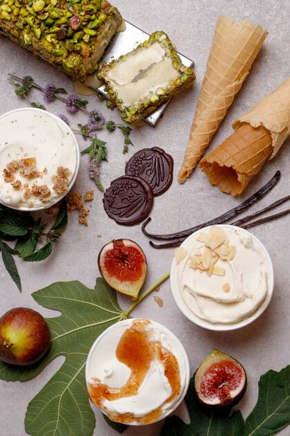 Sabores clássicos de sorvete versus sabores inovadores, laticínios ou beterraba? 28 "No utilizamos los métodos de producción usuales de los heladeros, sino que empleamos técnicas gastronómicas de cocina", dice Mercedes Román, de Obrador Florida