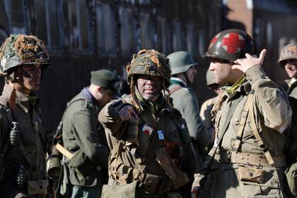 Aliados planeando su estrategia para atacar a los alemanes.