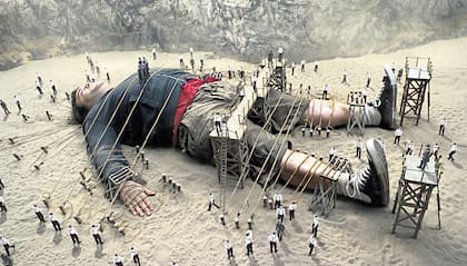 Los liliputienses sobre Gulliver en la película de 2010 protagonizada por Jack Black