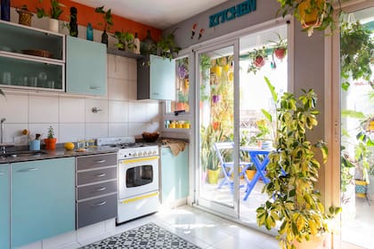 “No voy a negar que hay muchas plantas y que cuesta mantenerlas, pero la energía que brindan compensa largamente el esfuerzo”, comparte Ramiro.