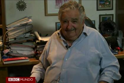"No voy a ser un viejo jubilado que se pone en un rincón a escribir las memorias", dijo Mujica, quien piensa continuar en la política