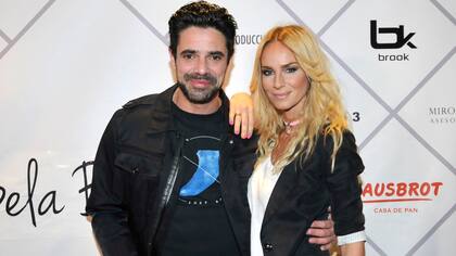Noche a solas. Luciano Castro y Sabrina Rojas dejaron a sus hijos en casa y tuvieron una noche para ellos, en la cual aprovecharon para ir a la presentación de la colección de la hija del Checho Batista