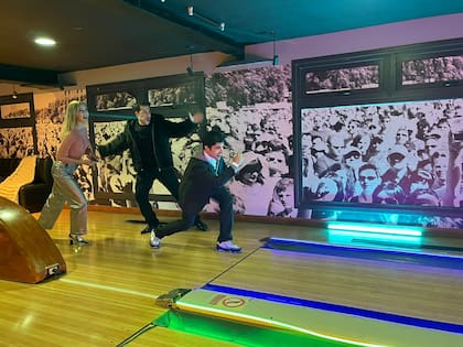 Noche de bowling para el grupo