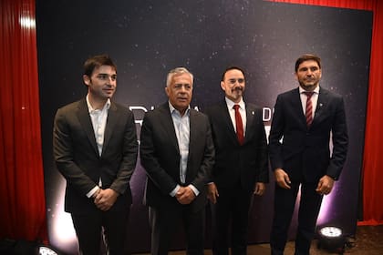 Noche de los Intendentes en Rosario: Ignacio
Torres, Alfredo Cornejo, Juan Pablo Valdez y Maximiliano Pullaro