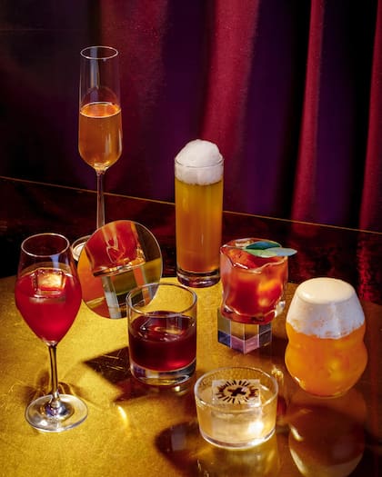 Noche de vinilos románticos y cócteles en Boticario